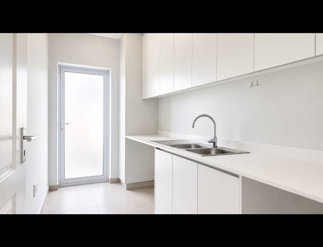 4 BEDROOM FREEHOLD FOR SALE IN SANDOWN